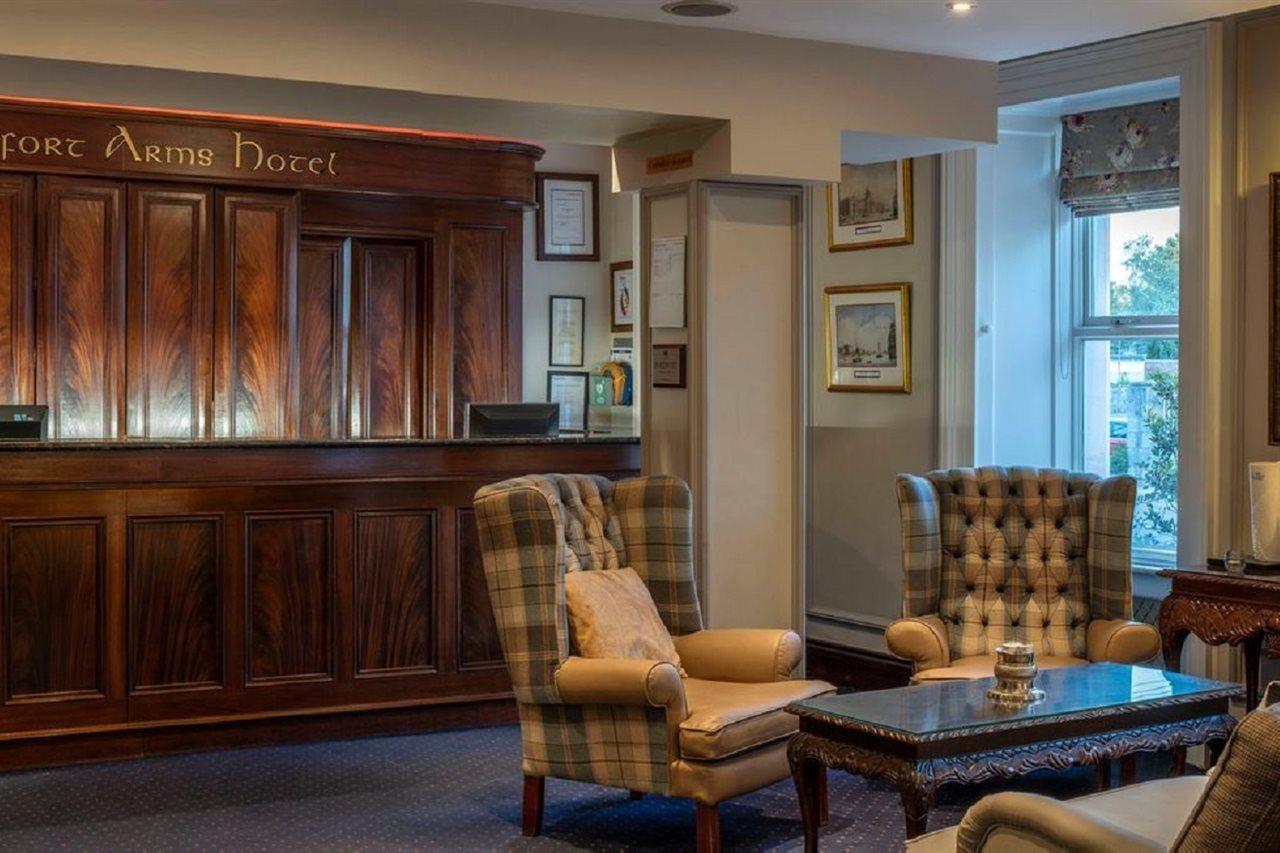קלס Headfort Arms Hotel מראה חיצוני תמונה