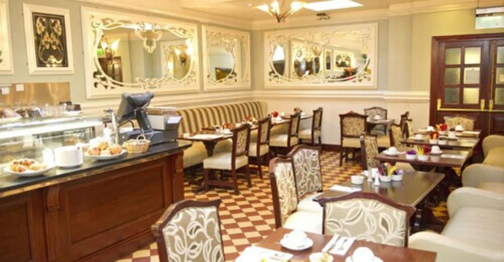 קלס Headfort Arms Hotel מראה חיצוני תמונה